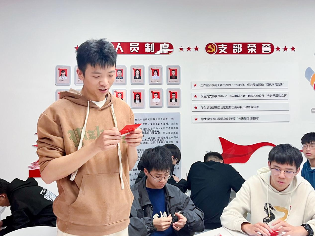 同學們踴躍發言分享自己的感想體會