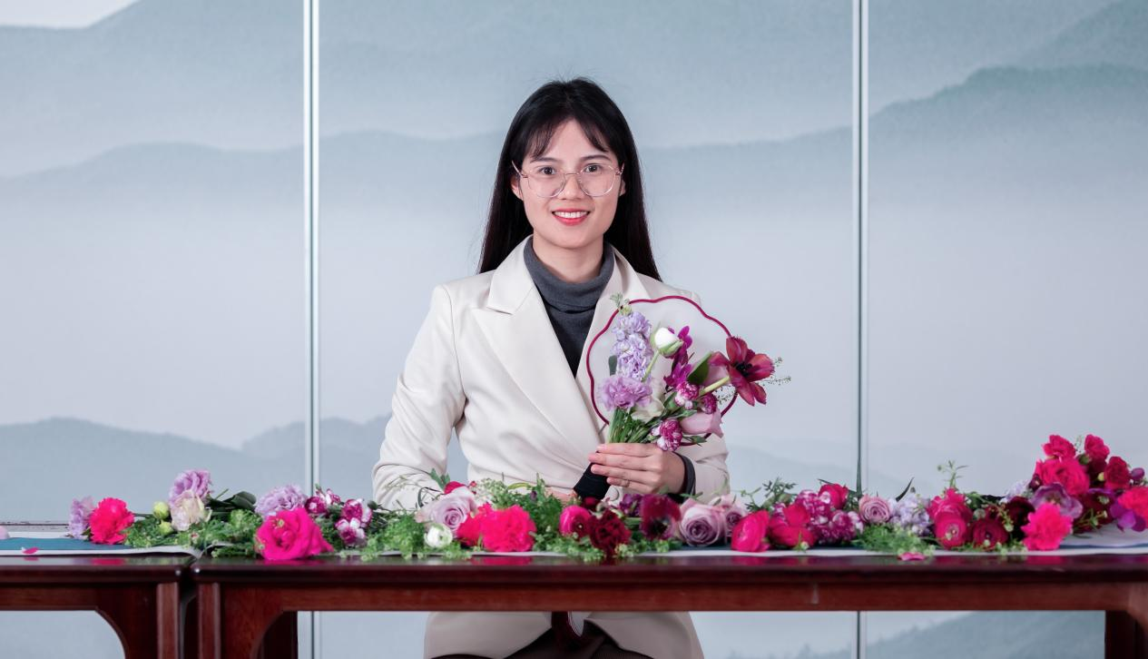 老師們展示自己的花藝作品