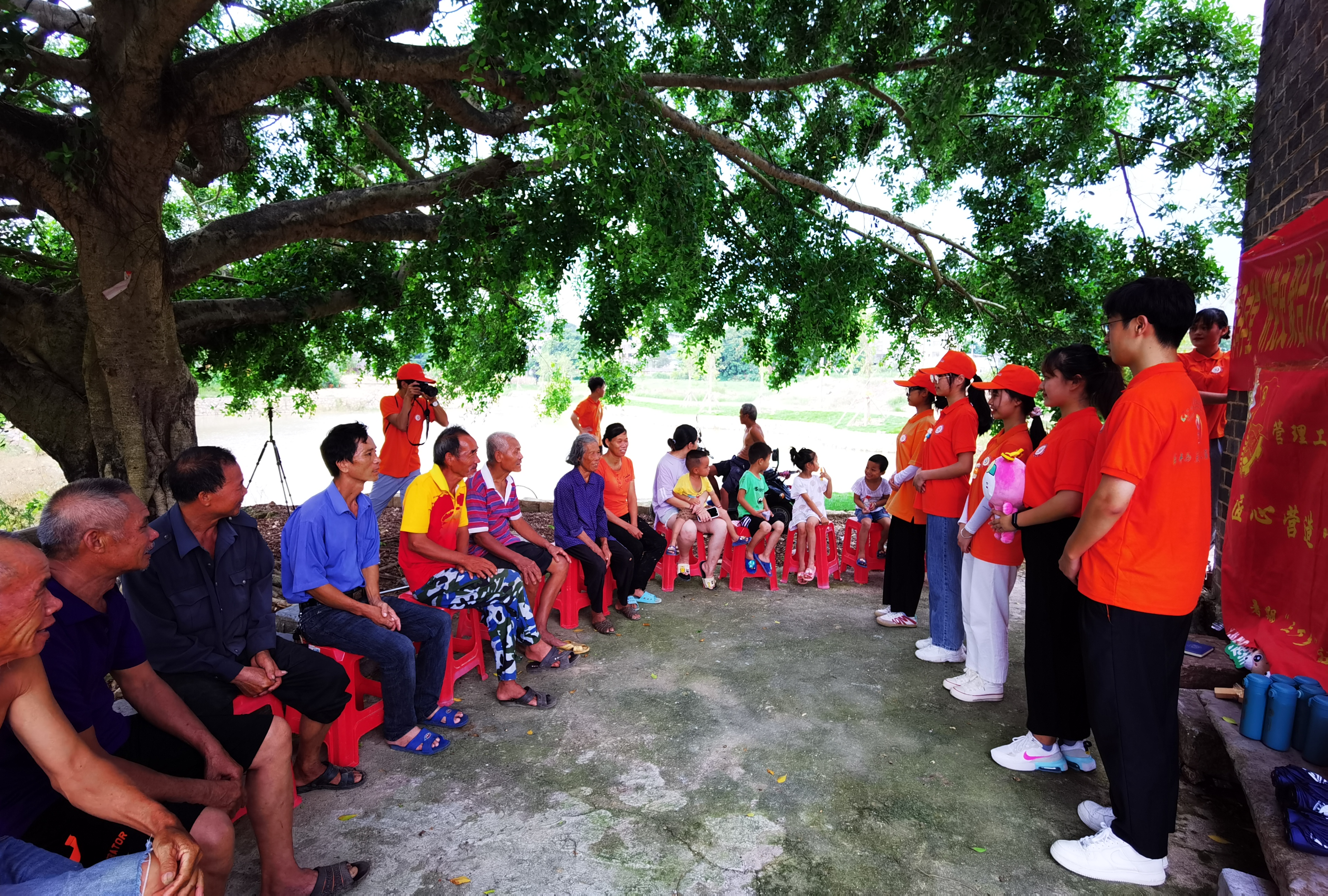 青馬協會同學與村民進行互動交流