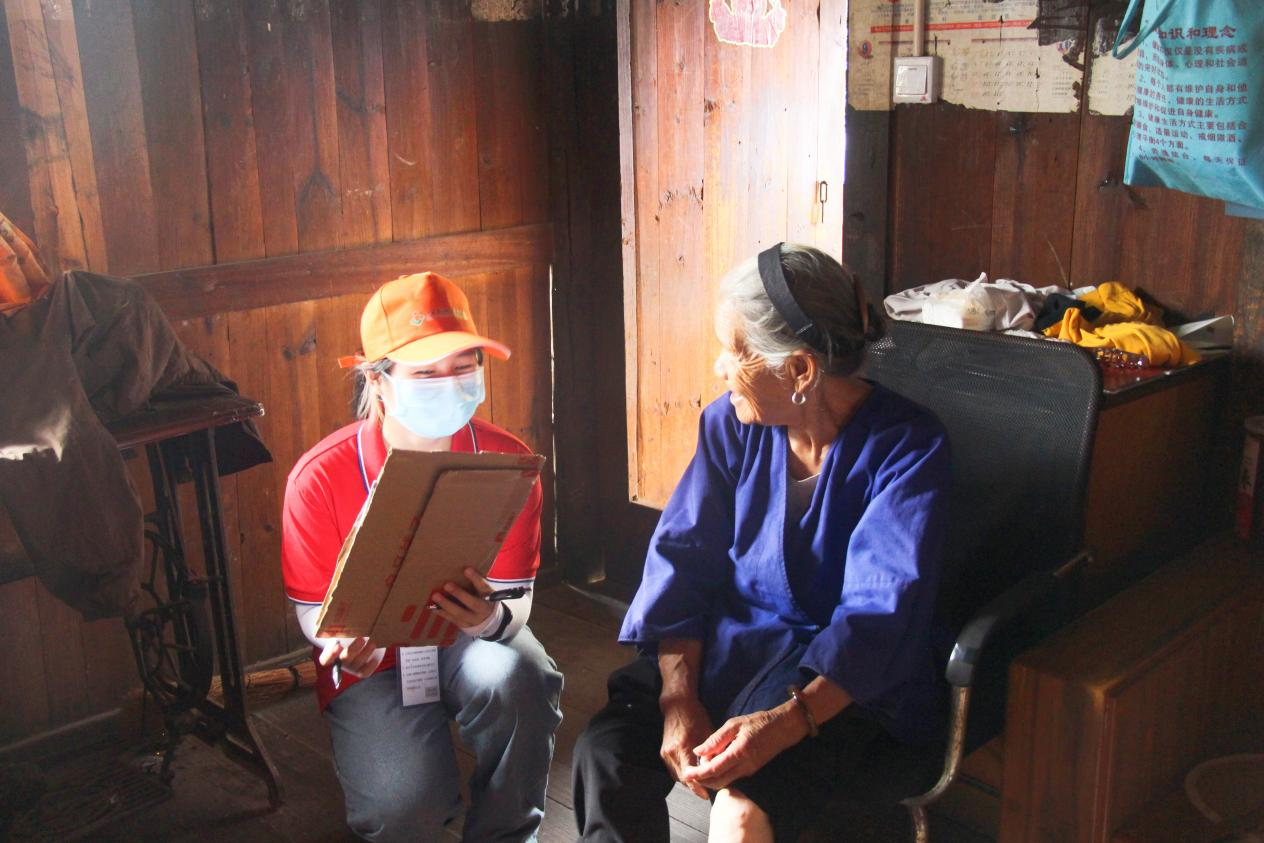 對留守老人進行消防知識普及