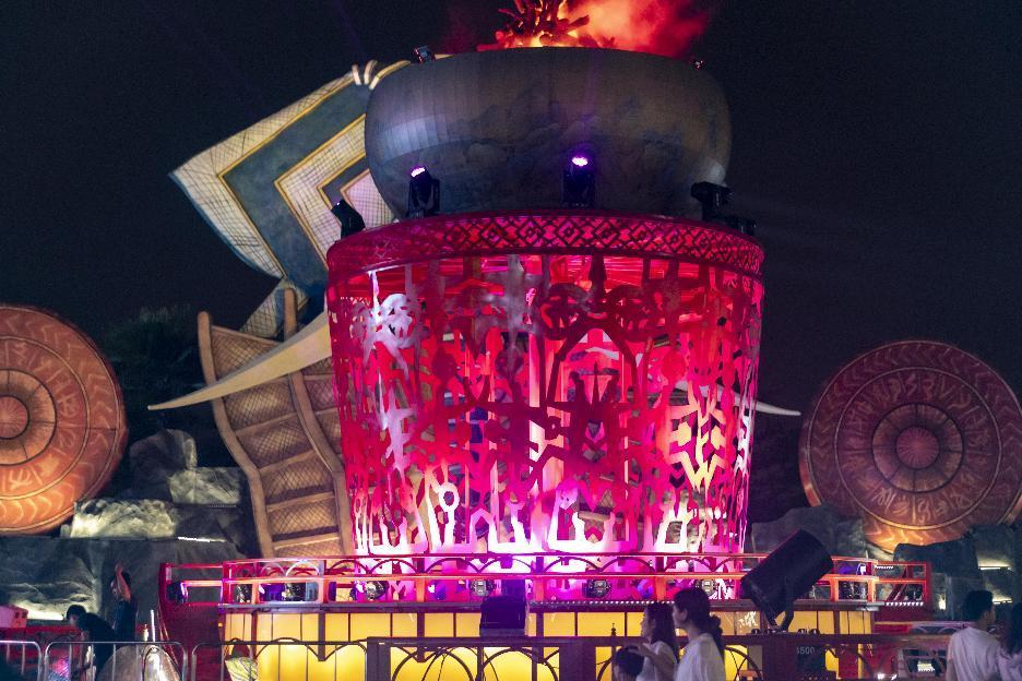 學生研學活動攝影作品——花山巖與銅鼓