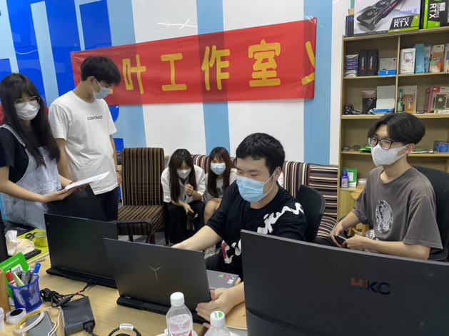 紅葉工作室指導(dǎo)老師做動員工作