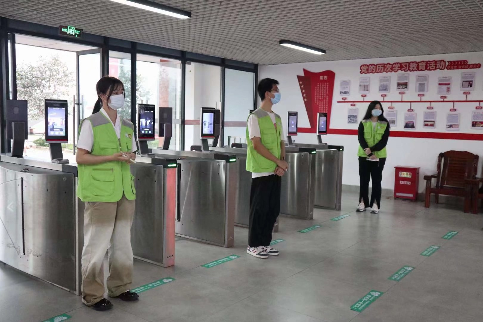 “青年志愿服務隊”協助宿舍管理