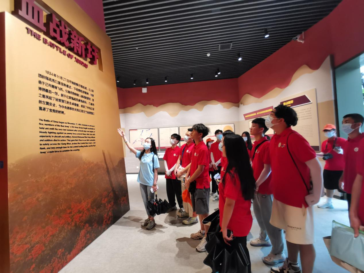 實(shí)踐團(tuán)參觀新圩阻擊戰(zhàn)史實(shí)陳列館