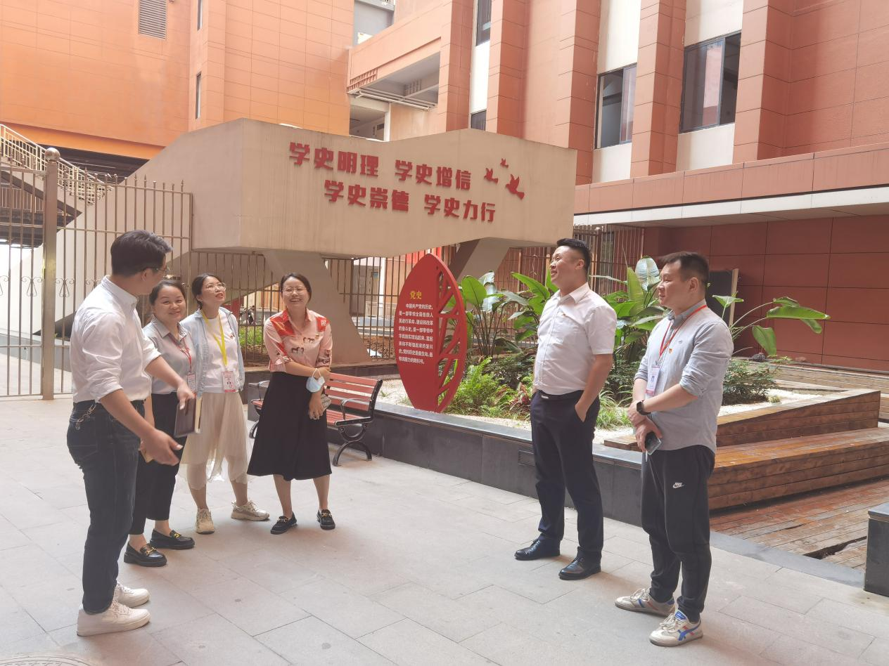 雙方交流一站式學生社區建設情況