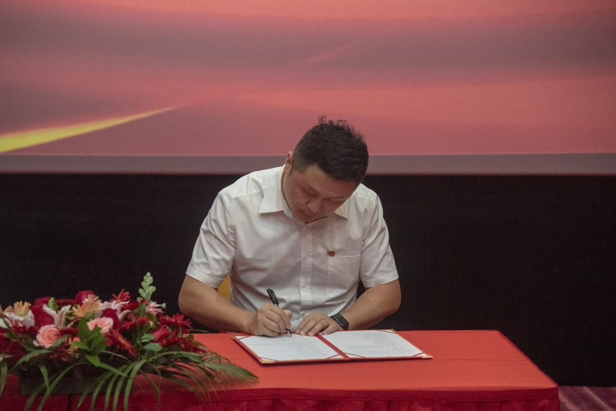 建筑與規劃學院黨總支書記邱嵐簽署黨建共建協議書