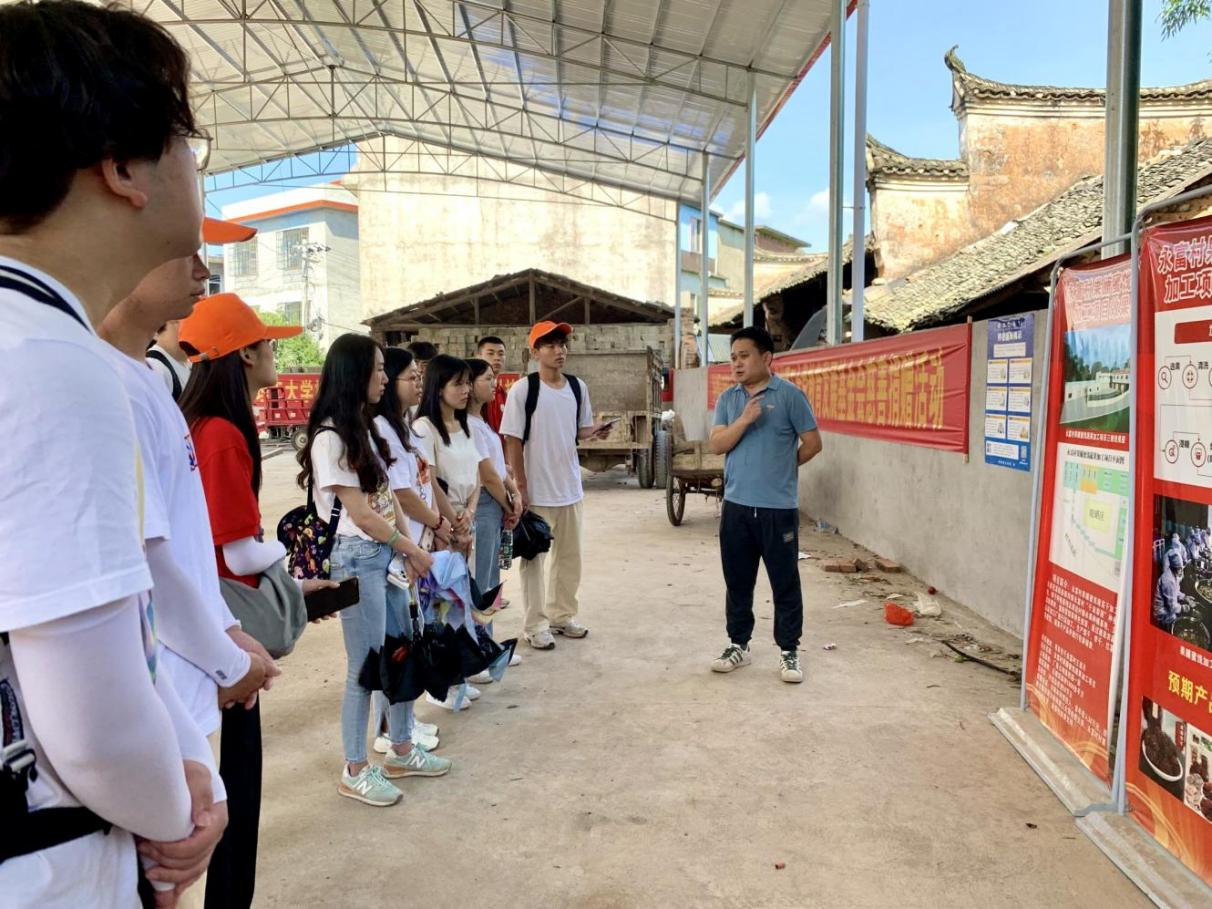 觀察團到永富村果脯蜜餞蔬果加工廠建設現場調研