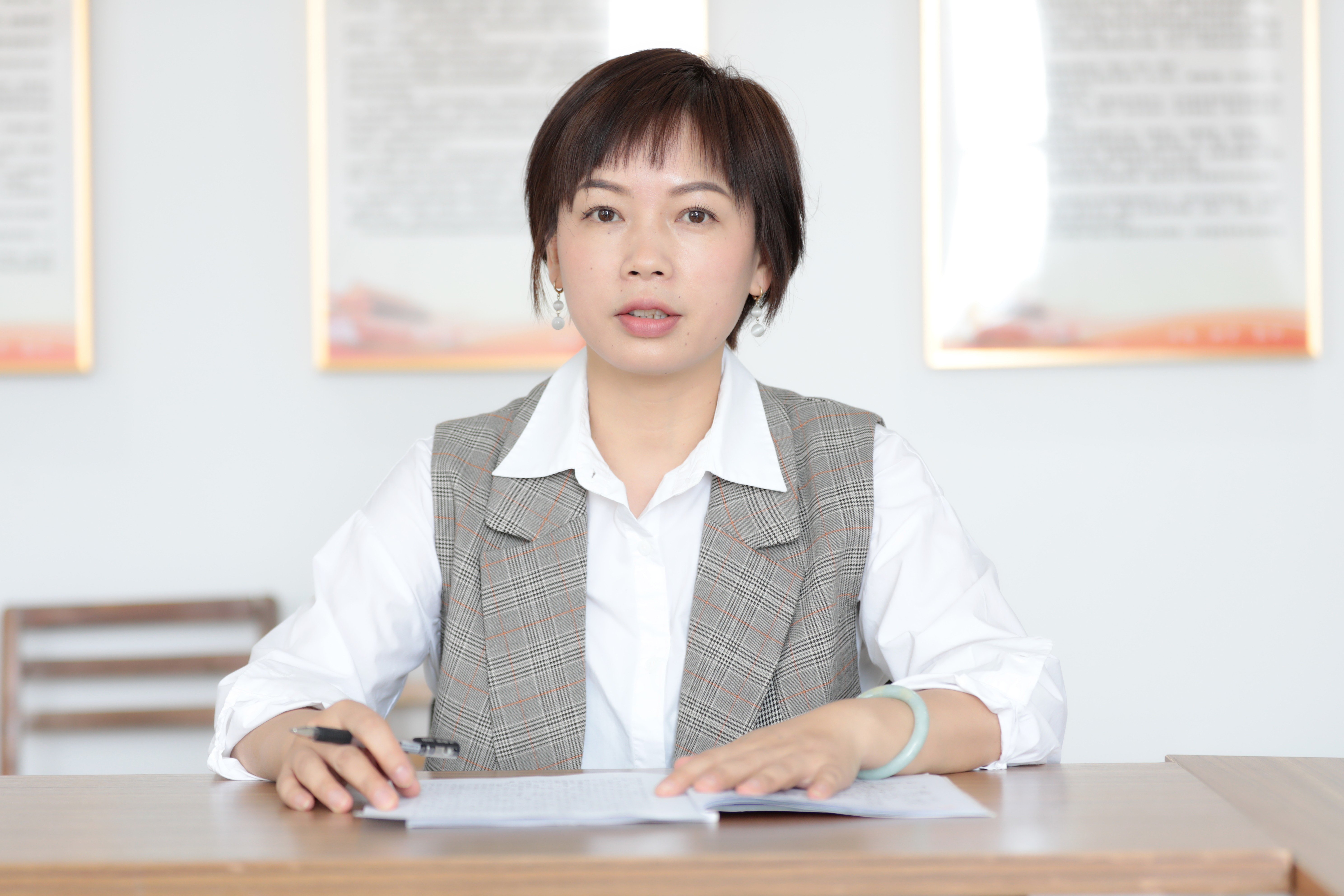 直屬第二黨支部書記龔劍作交流發言