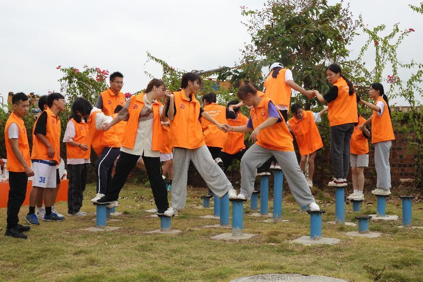 橙隊(duì)正在通關(guān)中