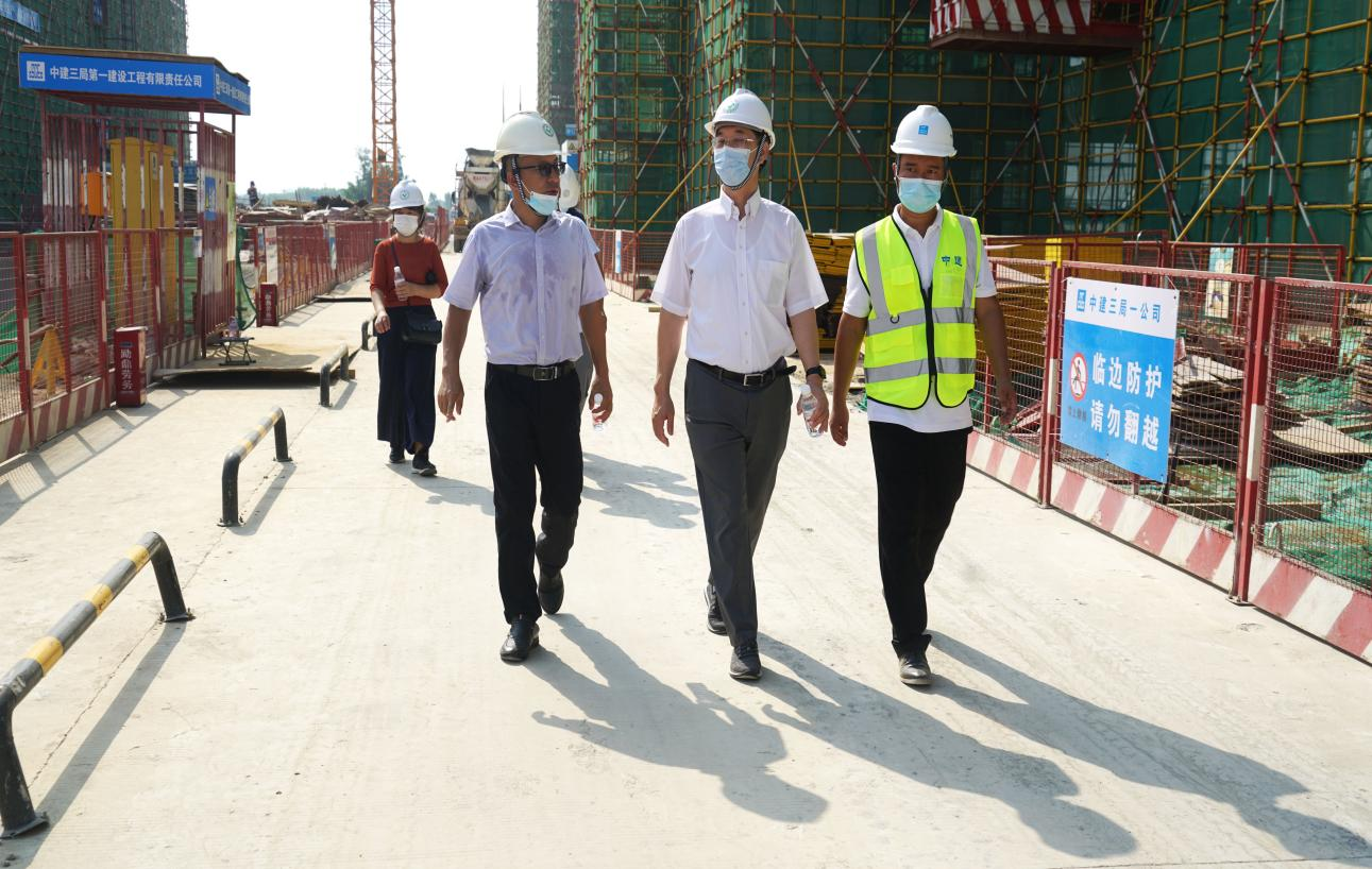 譚洪衛教授參觀武鳴新校區