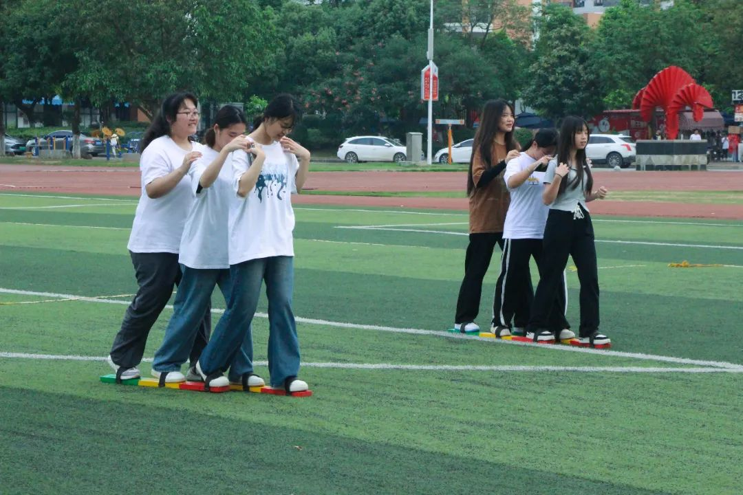 三人板鞋比賽現場